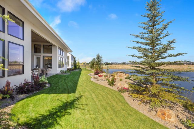 4900 W Braveheart St, Eagle, ID 83616