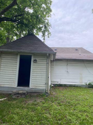 904 E College Street, Terrell, TX 75160