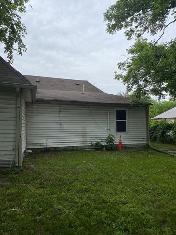 904 E College Street, Terrell, TX 75160