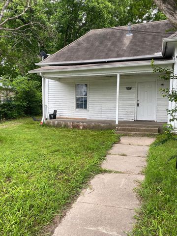 904 E College Street, Terrell, TX 75160