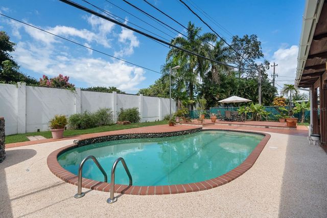 Urb. Torrimar PASEO DE LA ALHAMBRA 1-16, Guaynabo, PR 00966