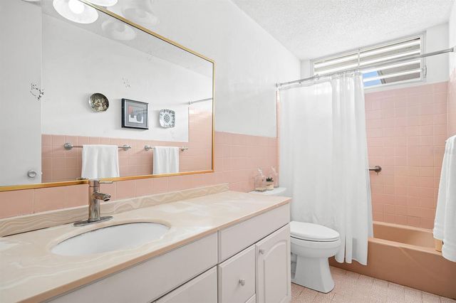 Urb. Torrimar PASEO DE LA ALHAMBRA 1-16, Guaynabo, PR 00966