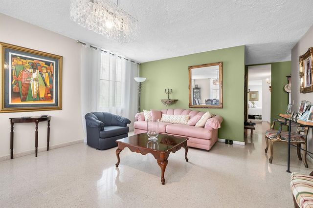 Urb. Torrimar PASEO DE LA ALHAMBRA 1-16, Guaynabo, PR 00966