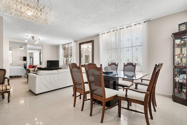 Urb. Torrimar PASEO DE LA ALHAMBRA 1-16, Guaynabo, PR 00966