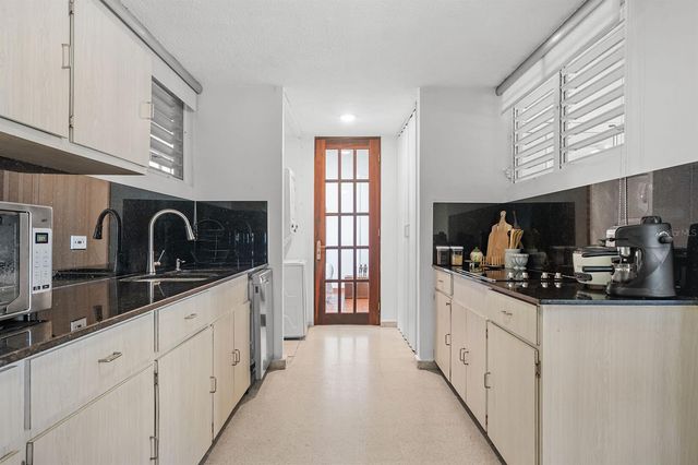 Urb. Torrimar PASEO DE LA ALHAMBRA 1-16, Guaynabo, PR 00966