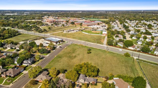 5200 E McKinney Street, Denton, TX 76208