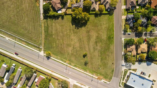 5200 E McKinney Street, Denton, TX 76208