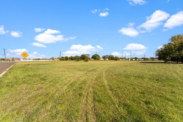 5200 E McKinney Street, Denton, TX 76208