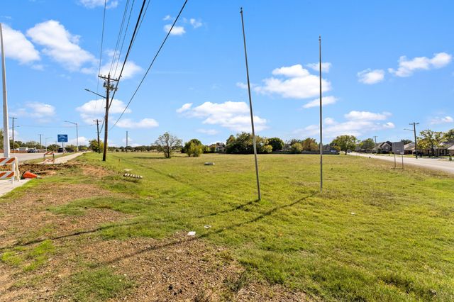 5200 E McKinney Street, Denton, TX 76208