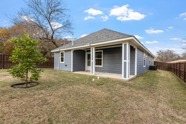 506 Orchard Street, Bowie, TX 76230
