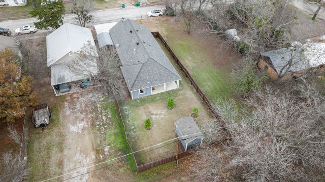 506 Orchard Street, Bowie, TX 76230