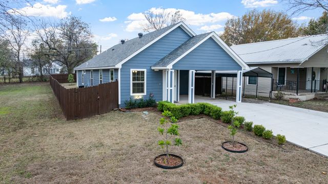 506 Orchard Street, Bowie, TX 76230