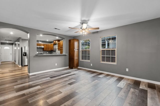 506 Orchard Street, Bowie, TX 76230