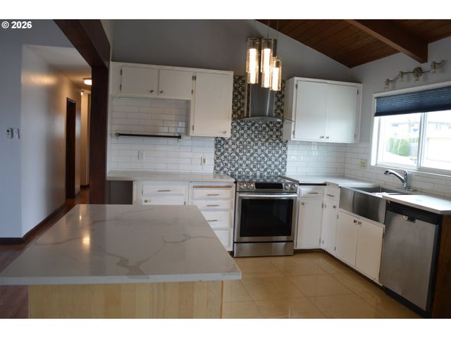 3130 Ne 142ND Ave, Portland, OR 97230