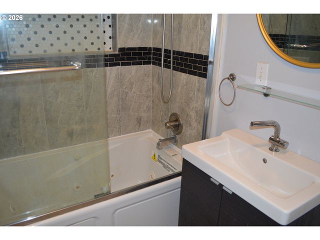 3130 Ne 142ND Ave, Portland, OR 97230