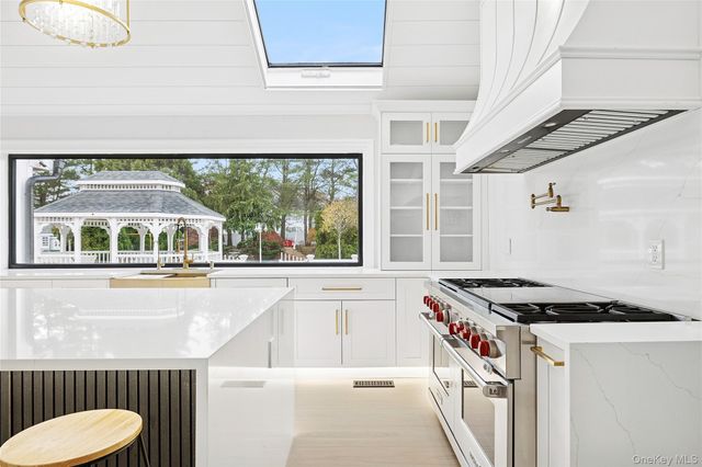 4 Miller Farms Court, Miller Place, NY 11764