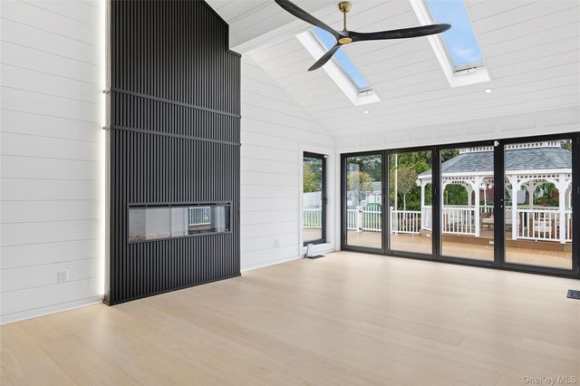 4 Miller Farms Court, Miller Place, NY 11764