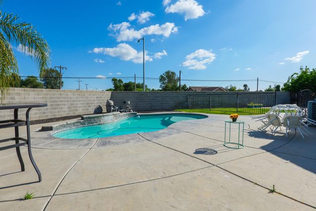 28874 Posey Avenue, Madera, CA 93638