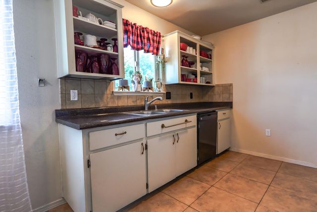 28874 Posey Avenue, Madera, CA 93638