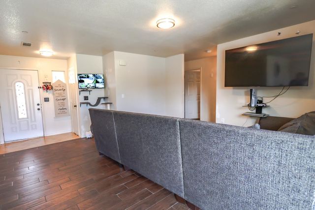 28874 Posey Avenue, Madera, CA 93638