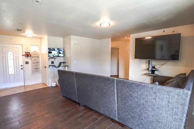 28874 Posey Avenue, Madera, CA 93638