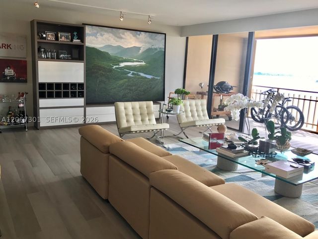 11113 Biscayne Blvd 1955, Miami, FL 33181