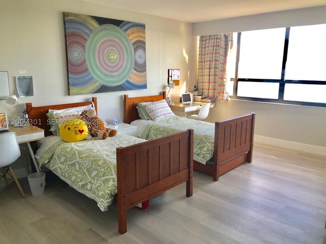 11113 Biscayne Blvd 1955, Miami, FL 33181