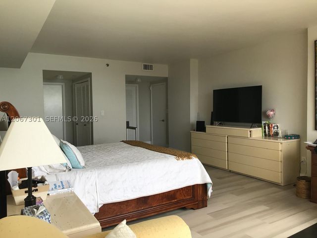 11113 Biscayne Blvd 1955, Miami, FL 33181