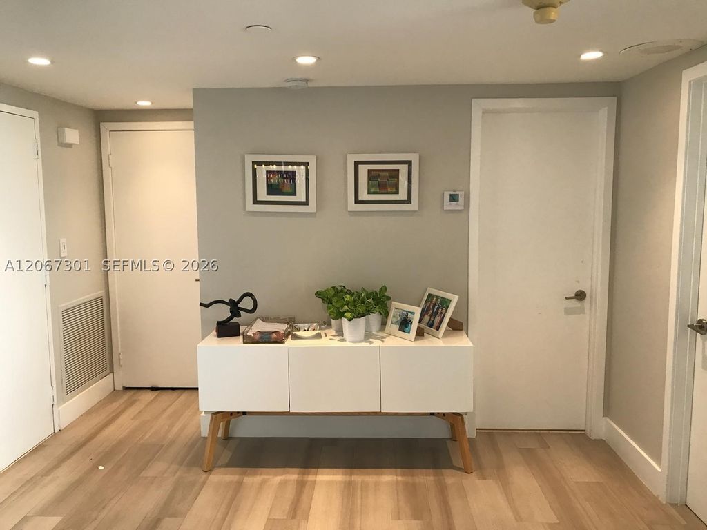 11113 Biscayne Blvd 1955, Miami, FL 33181