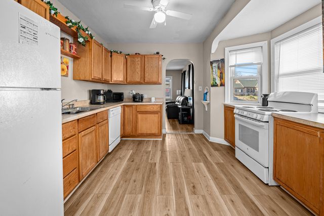 1021 21st Avenue, Rock Island, IL 61201