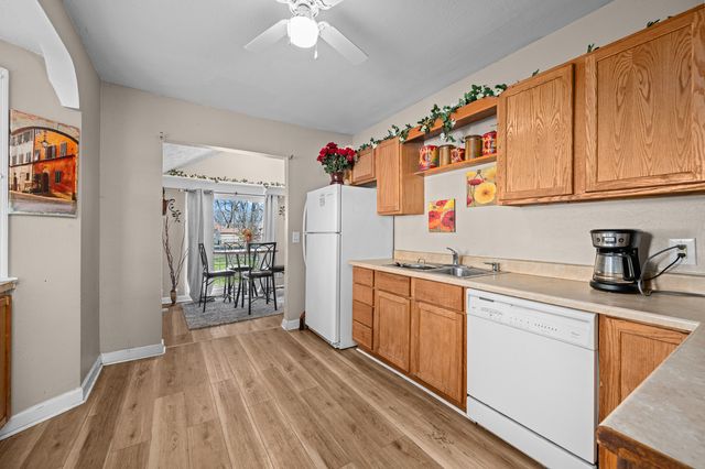 1021 21st Avenue, Rock Island, IL 61201