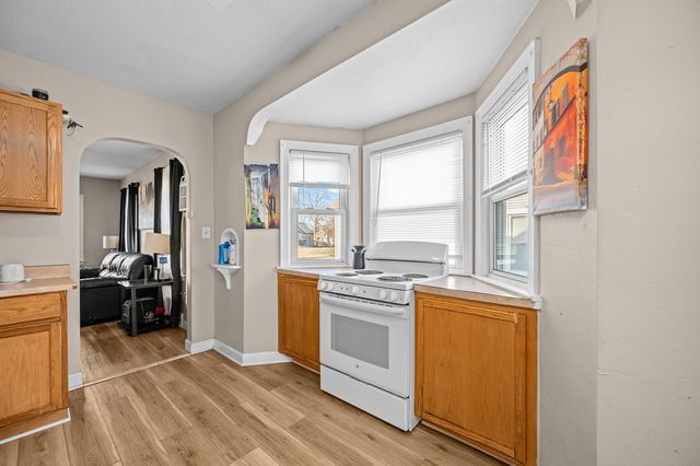 1021 21st Avenue, Rock Island, IL 61201