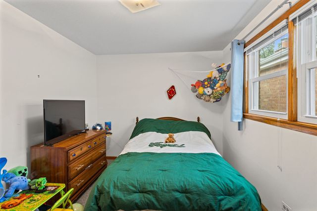 4855 W Gunnison Street, Chicago, IL 60630