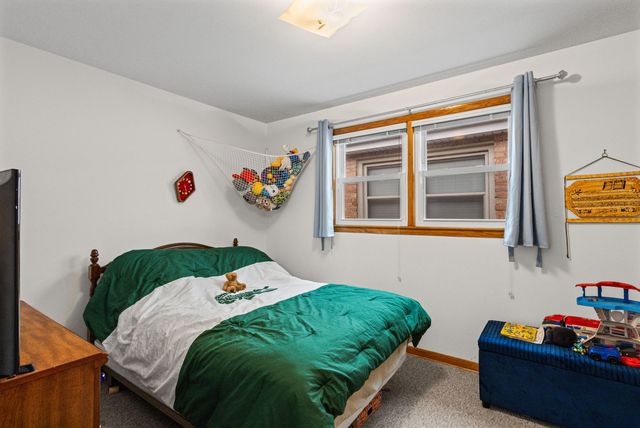 4855 W Gunnison Street, Chicago, IL 60630