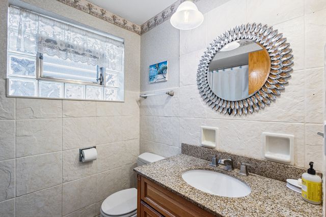 4855 W Gunnison Street, Chicago, IL 60630