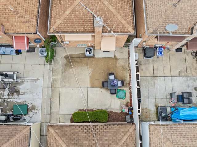 4855 W Gunnison Street, Chicago, IL 60630