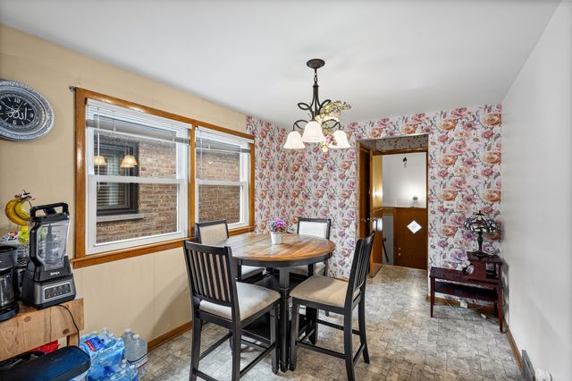 4855 W Gunnison Street, Chicago, IL 60630