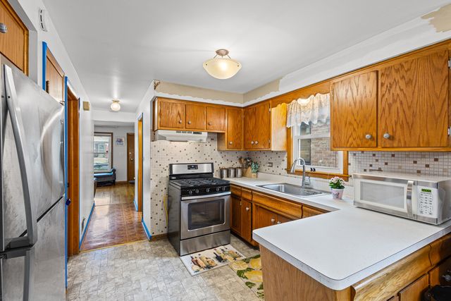 4855 W Gunnison Street, Chicago, IL 60630