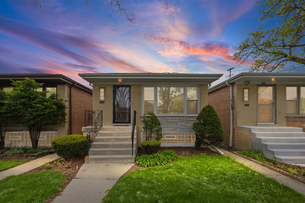 4855 W Gunnison Street, Chicago, IL 60630