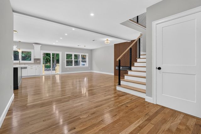 27 Rollins A, Groveland, MA 01834