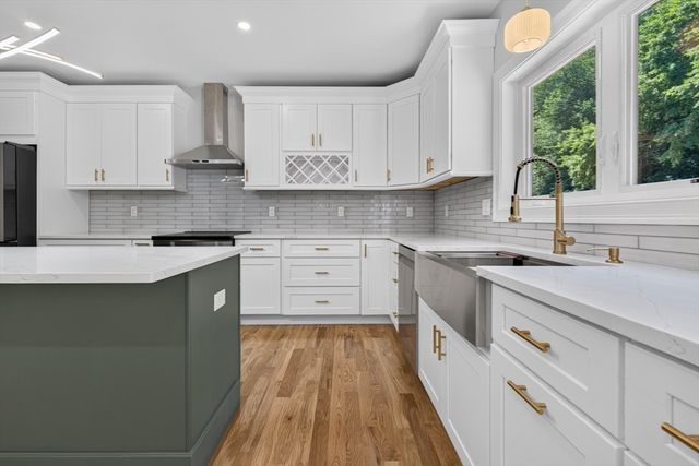 27 Rollins A, Groveland, MA 01834