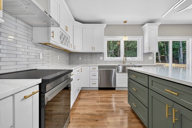 27 Rollins A, Groveland, MA 01834