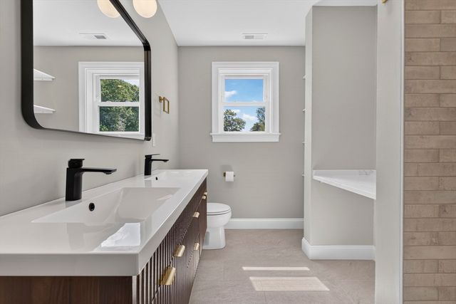 27 Rollins A, Groveland, MA 01834