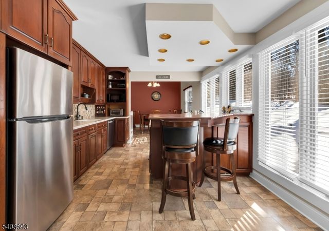 95 Fawnridge Dr, Washington Twp., NJ 07853