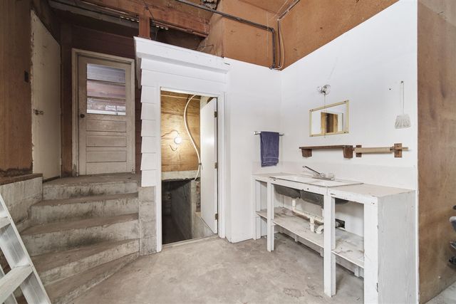 219 2nd Avenue, Manistee, MI 49660