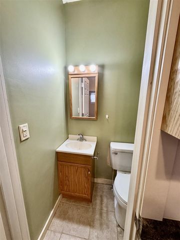 219 2nd Avenue, Manistee, MI 49660