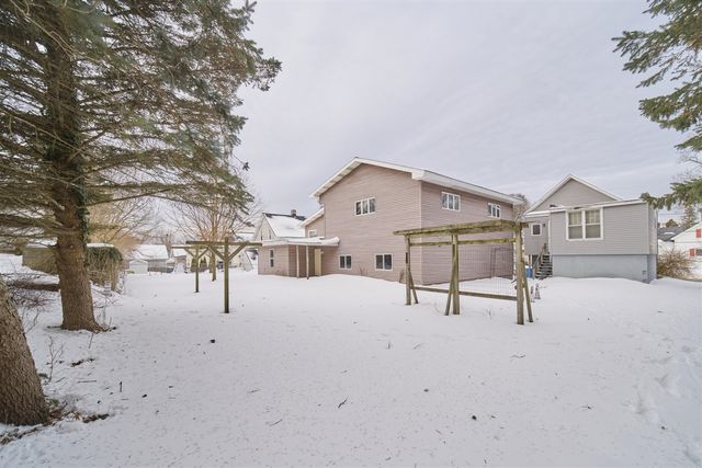 219 2nd Avenue, Manistee, MI 49660