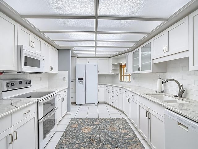 6645 NORTHLAKE DRIVE, Zephyrhills, FL 33542