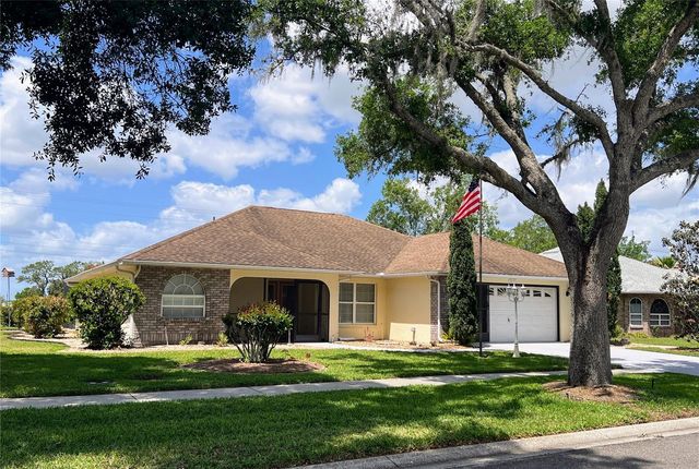 6645 NORTHLAKE DRIVE, Zephyrhills, FL 33542