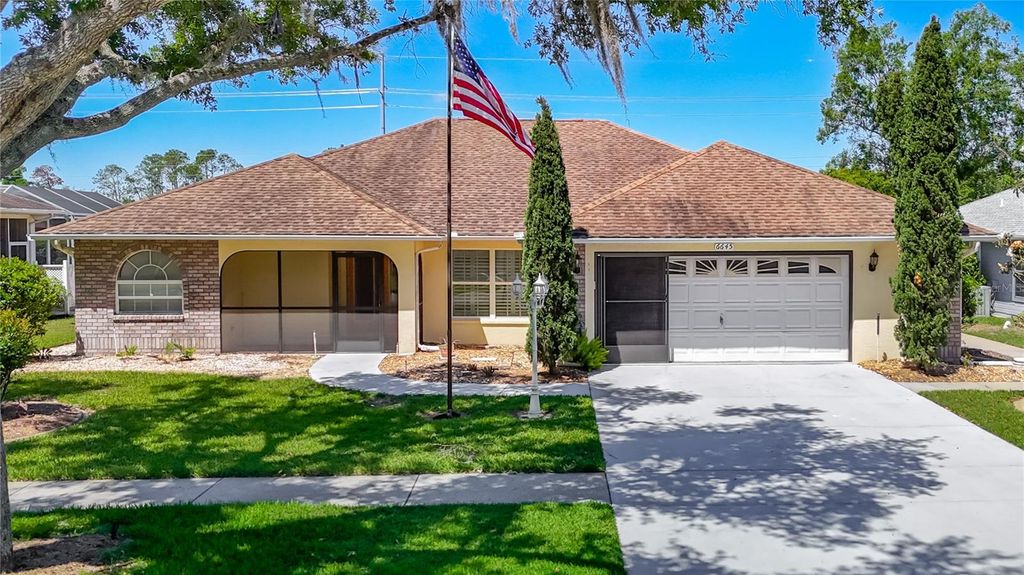 6645 NORTHLAKE DRIVE, Zephyrhills, FL 33542